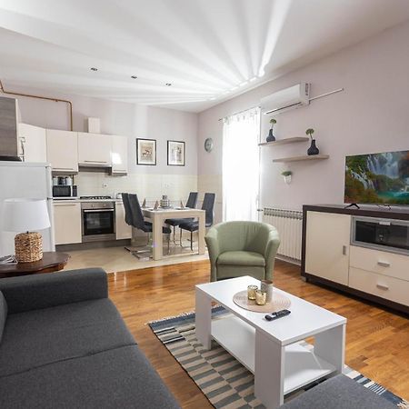 Apartman Gundulic Vinkovci Eksteriør billede